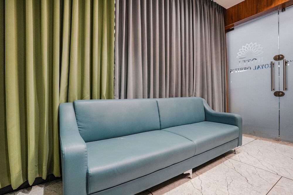 Сурат: Fabhotel Royal Orbits