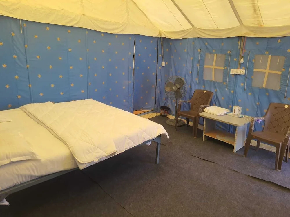 Дхордо: Desert Inn Camp