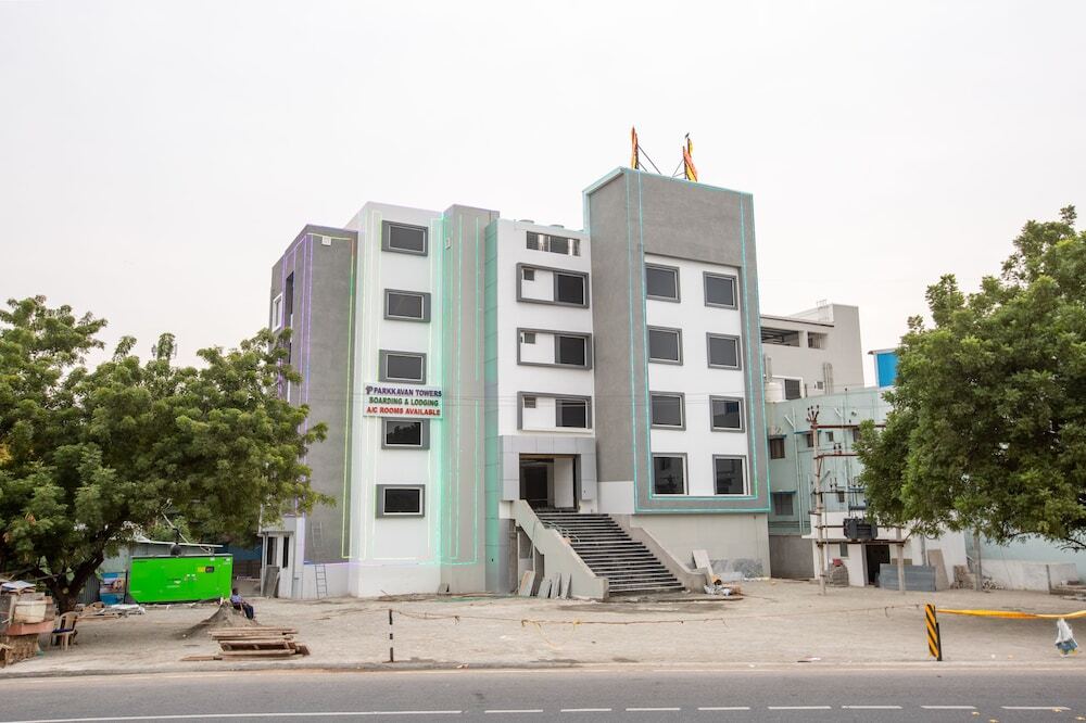 Солагампатти: Parkkavan Towers
