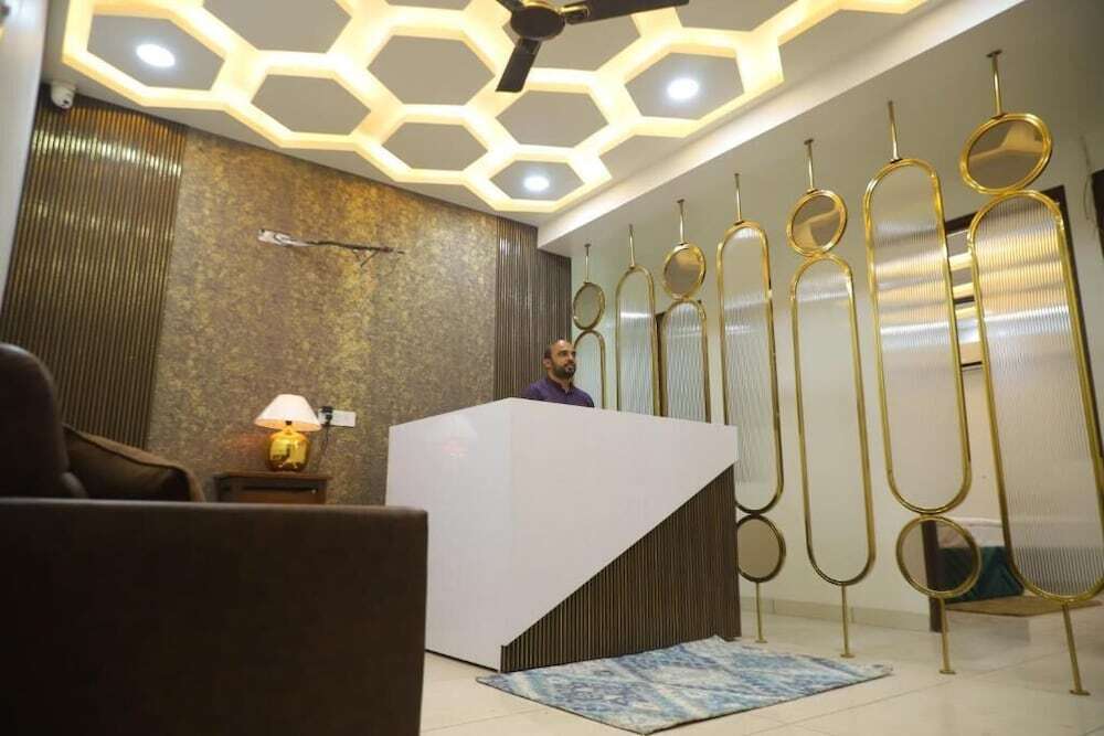 Бахадургарх: Hotel Lyf Suites - bahadurgarh