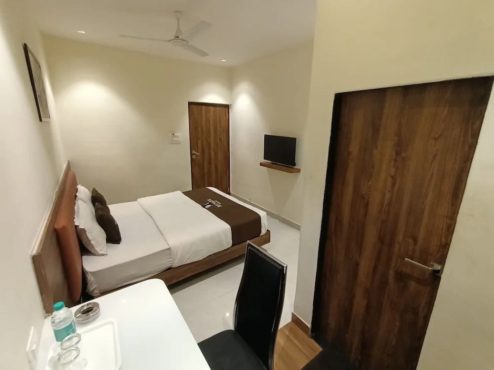 Мумбаи: Hotel Moon Lite Residency Marve Malad