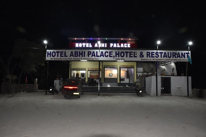 Чанделао: Hotel Abhi Palace