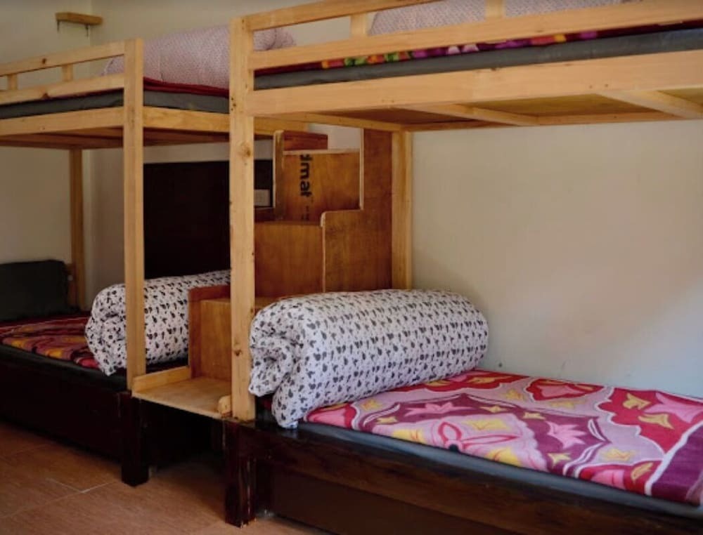 Массури: Hostel Abodes Trees of Heaven
