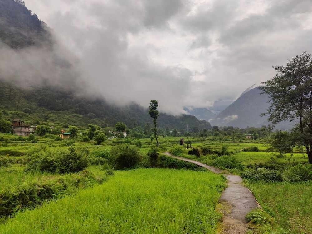 Чамоли: Himalayan River Garden