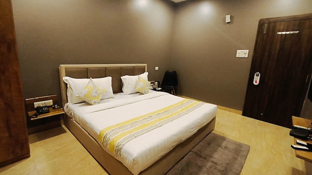 Индаур: Hotel Shree Shell Inn