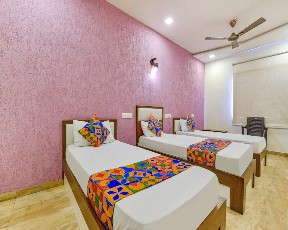Ахмедабад: FabHotel Tulip Plaza