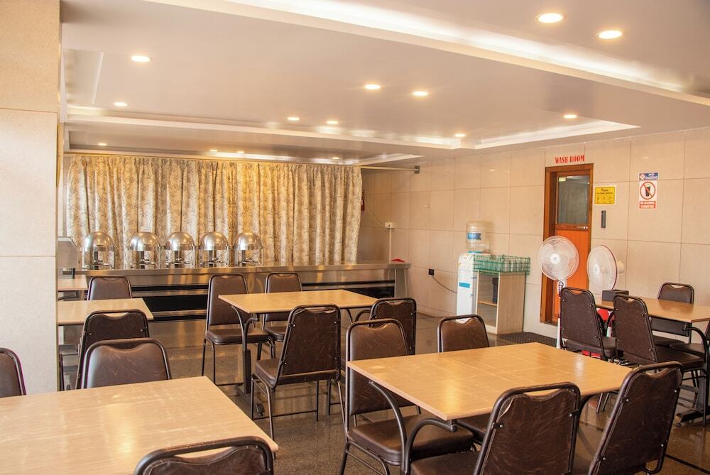 Гокарна: Hotel Om International