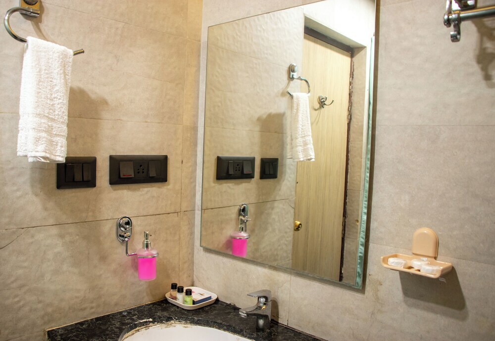 Гокарна: Hotel Om International