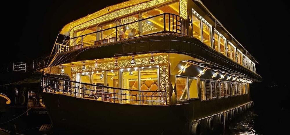 Аллеппи: Anugraha Houseboats
