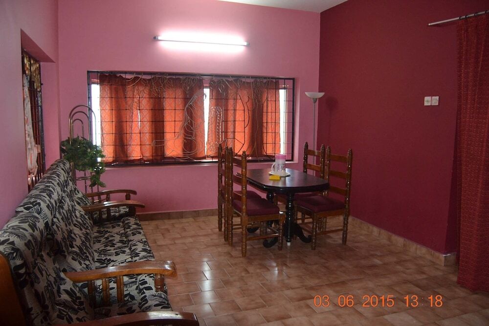 Гуруваюр: Sreeja Inn