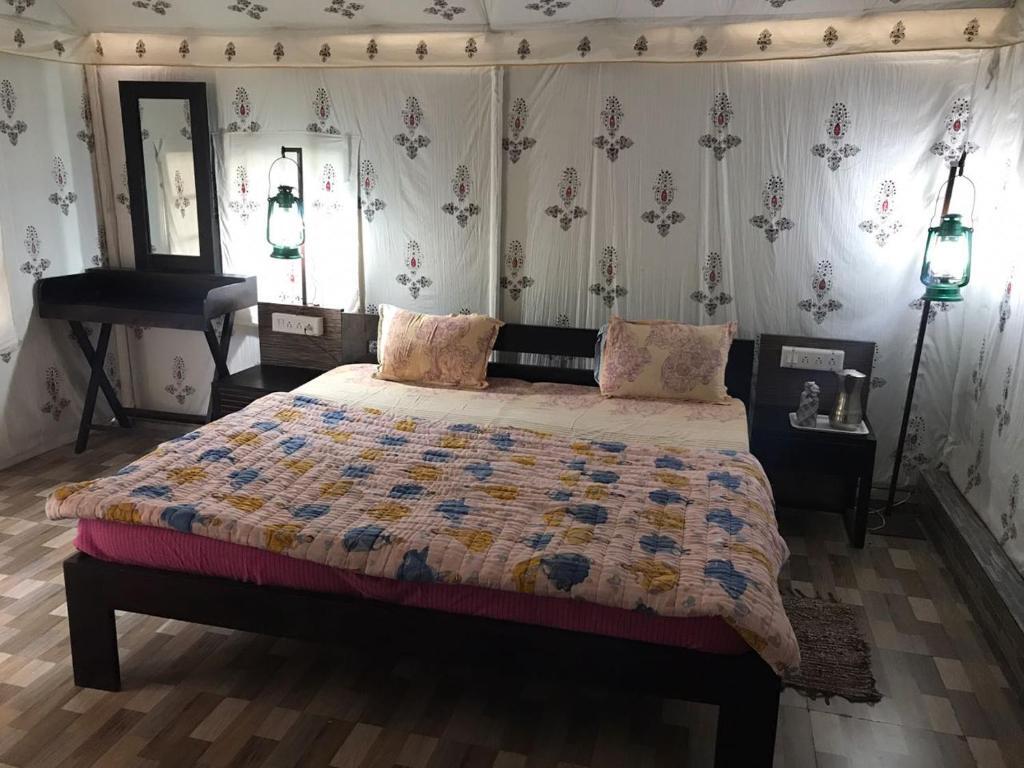 Сазан: Gir Pride Resort