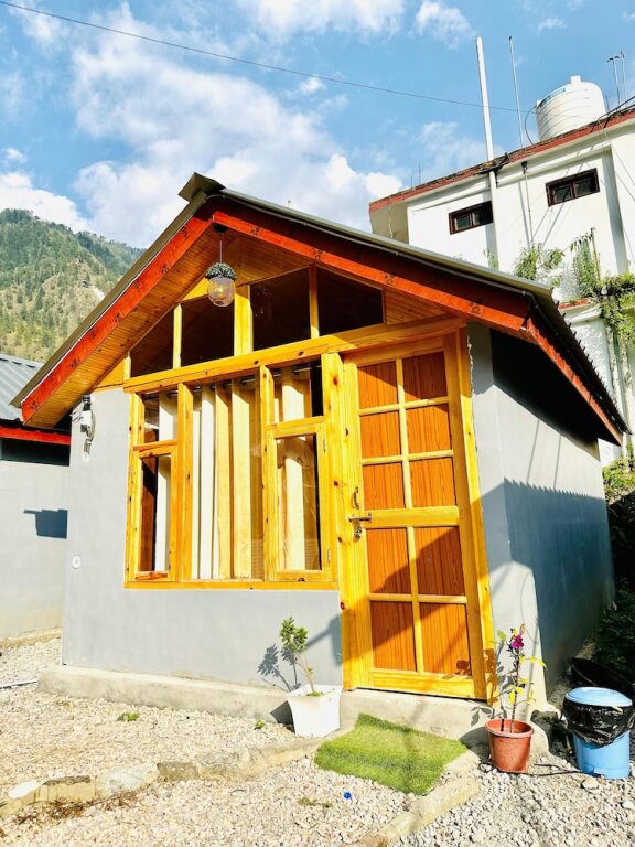 Касоль: The Aisling House