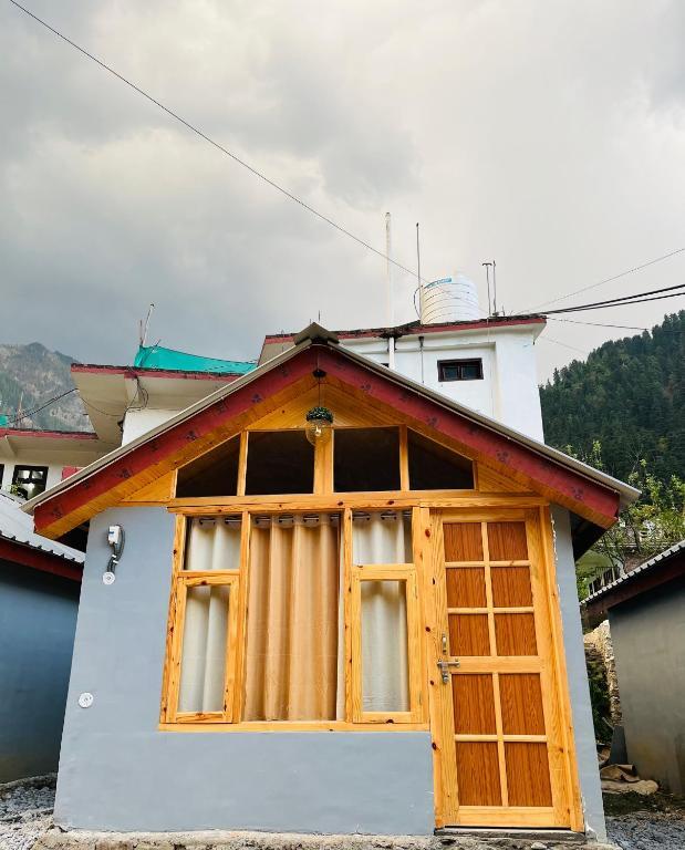 Касоль: The Aisling House