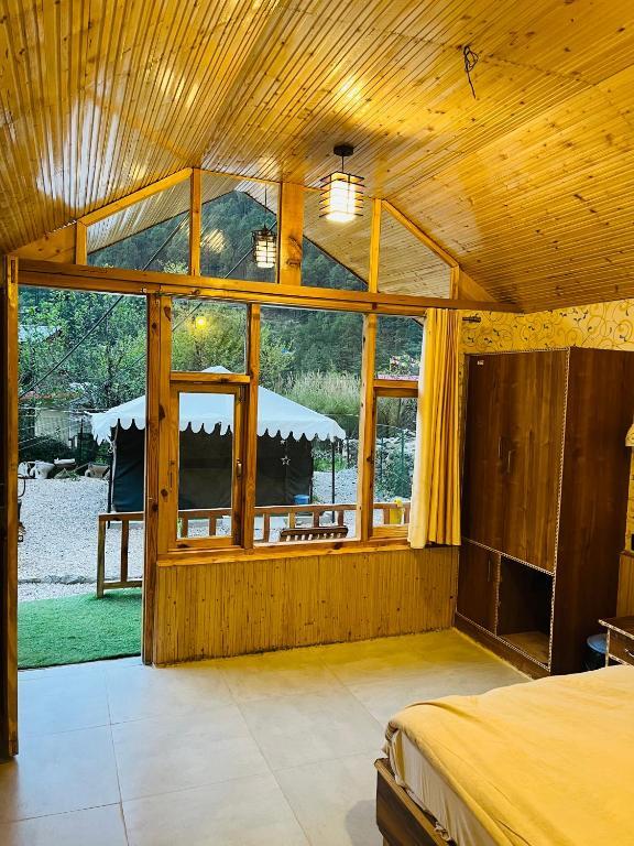 Касоль: The Aisling House