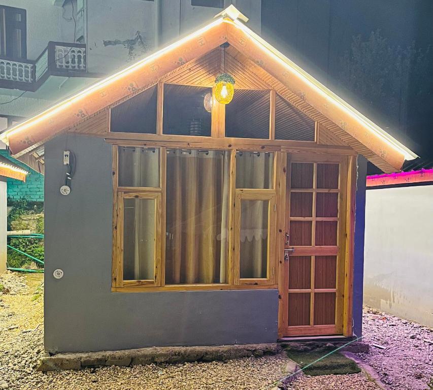 Касоль: The Aisling House