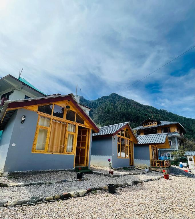 Касоль: The Aisling House