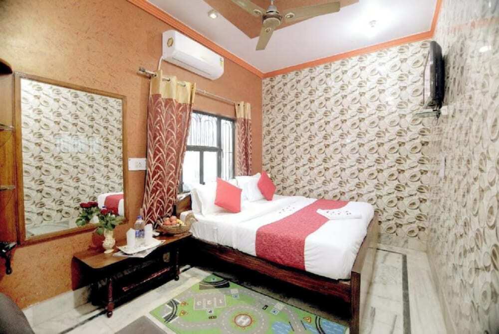 Агра: Goroomgo Rashmi Agra