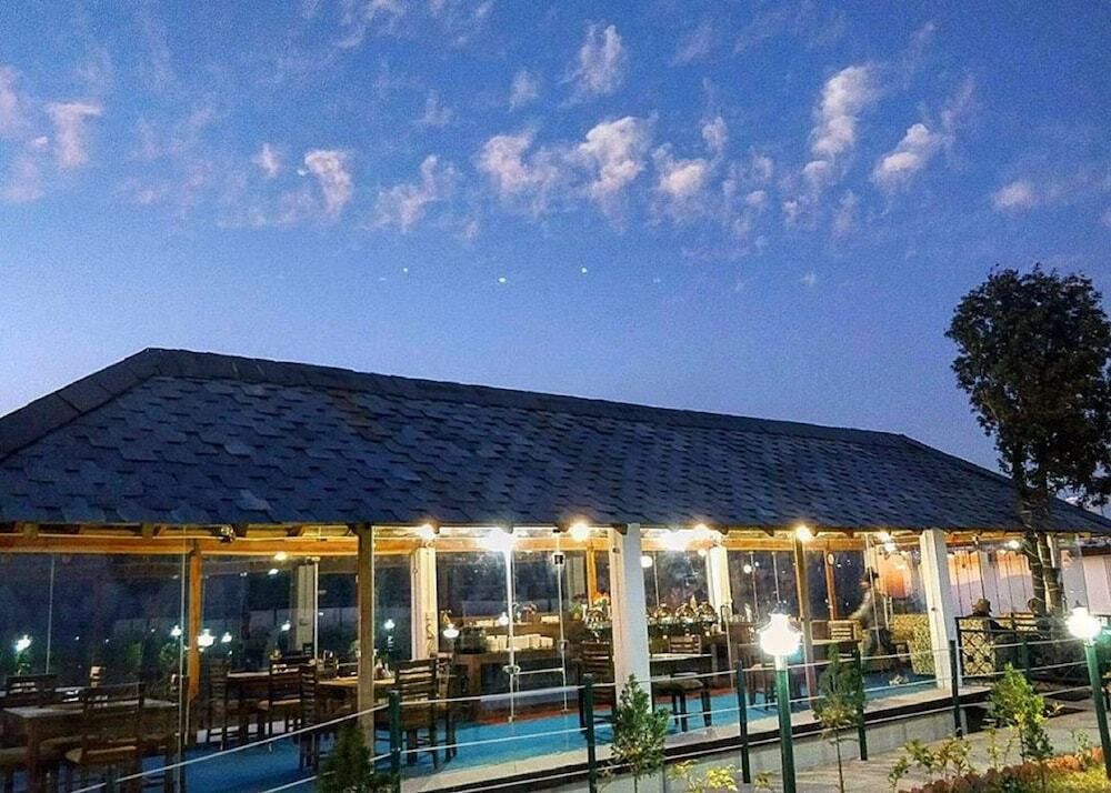 Чубаттакхал: Astre Vue Resort