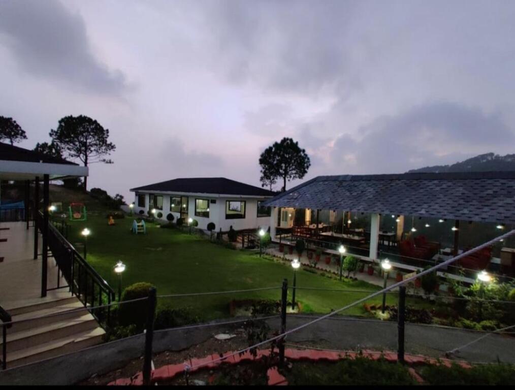 Чубаттакхал: Astre Vue Resort