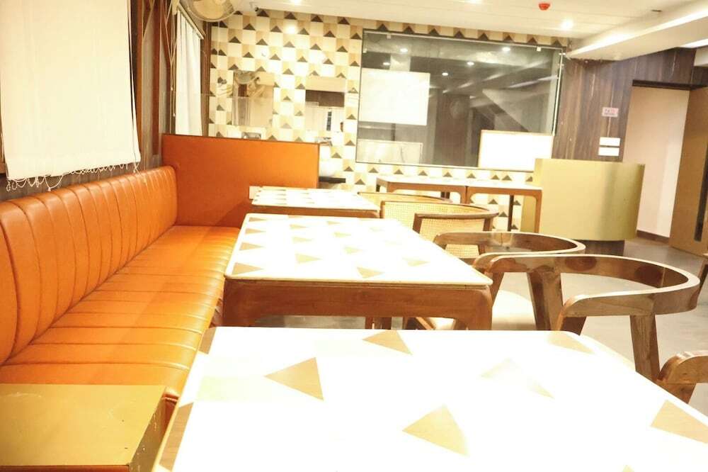 Агартала: Hotel Grand Zuri