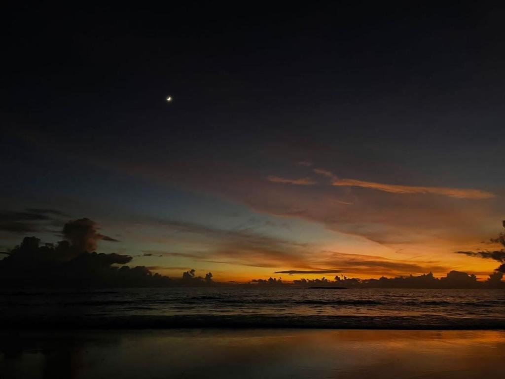 Гуджади: The Postcard on the Arabian Sea