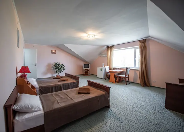 Саки: Elit otel'
