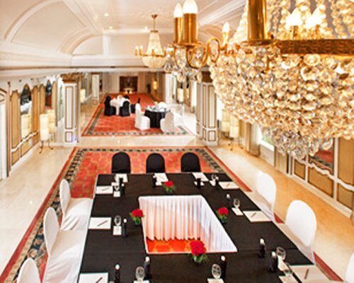 Ахмедабад: The Luxury Club at Le Meridien, Ahmedabad, India
