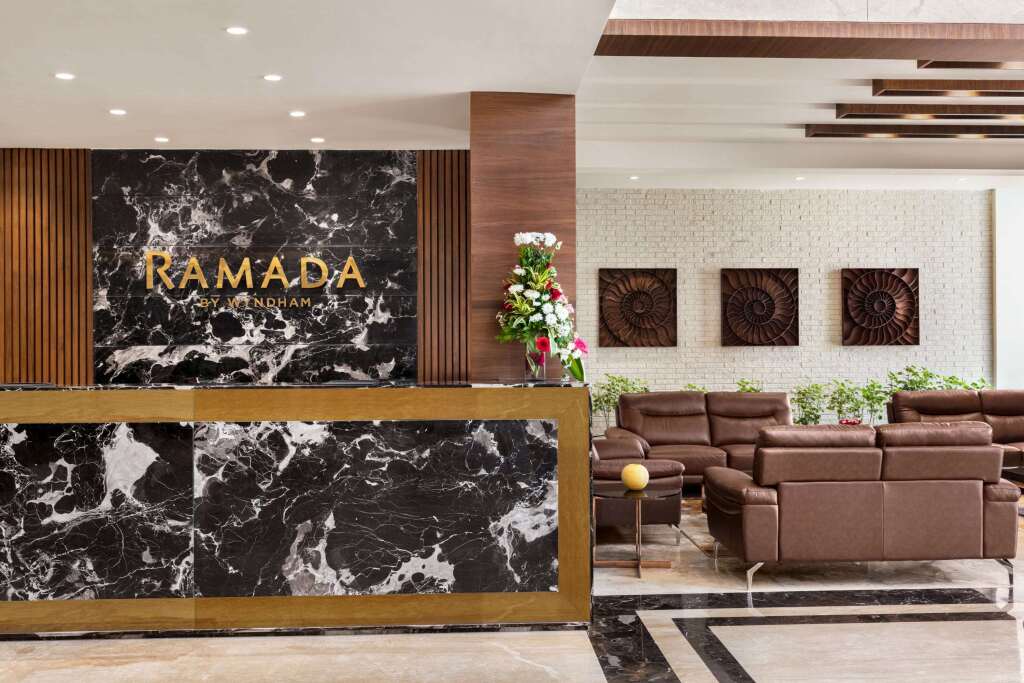 Гандидхам: Ramada by Wyndham Gandhidham Shinay