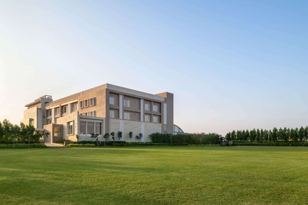Гандидхам: Ramada by Wyndham Gandhidham Shinay