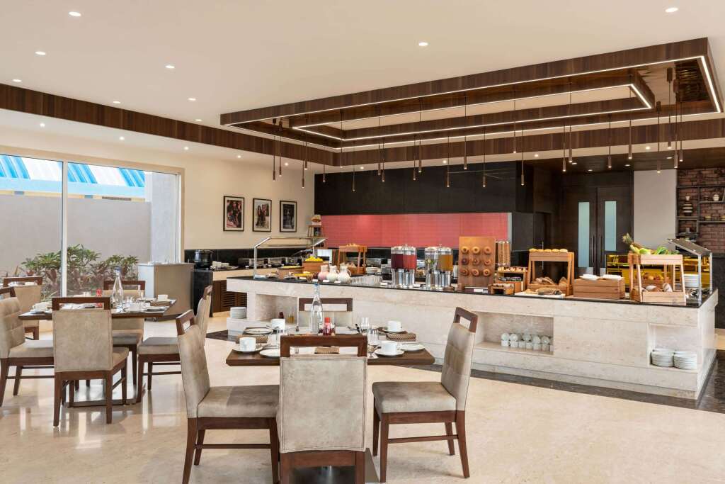 Гандидхам: Ramada by Wyndham Gandhidham Shinay