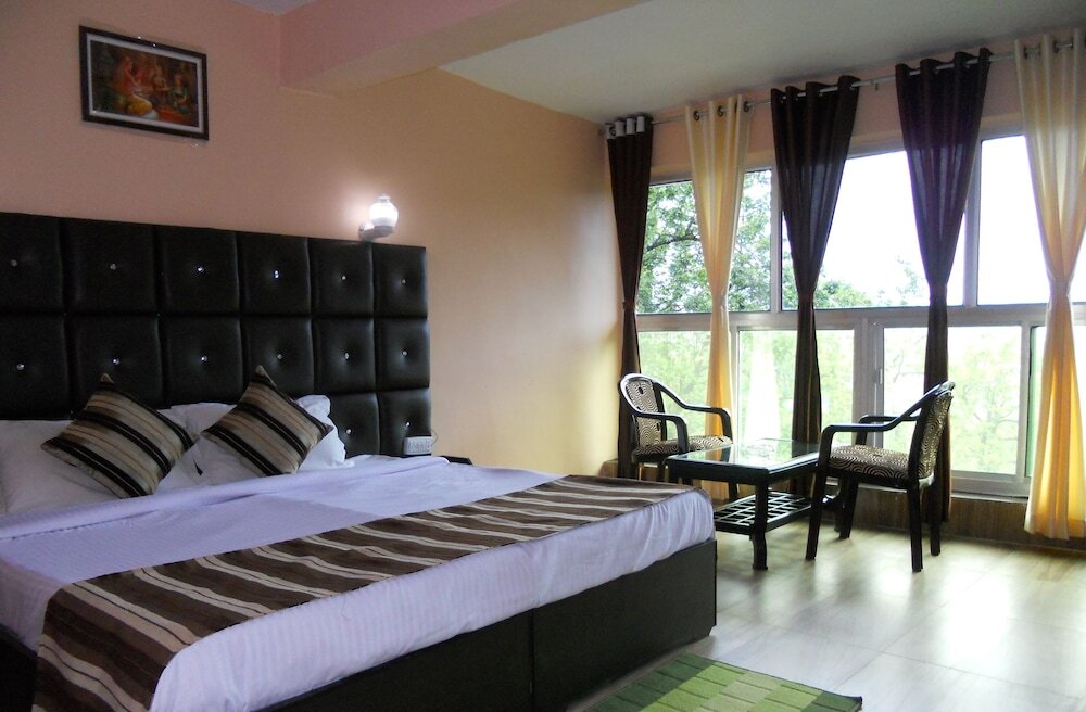 Раникхет: Nature's Valley Resort Kausani