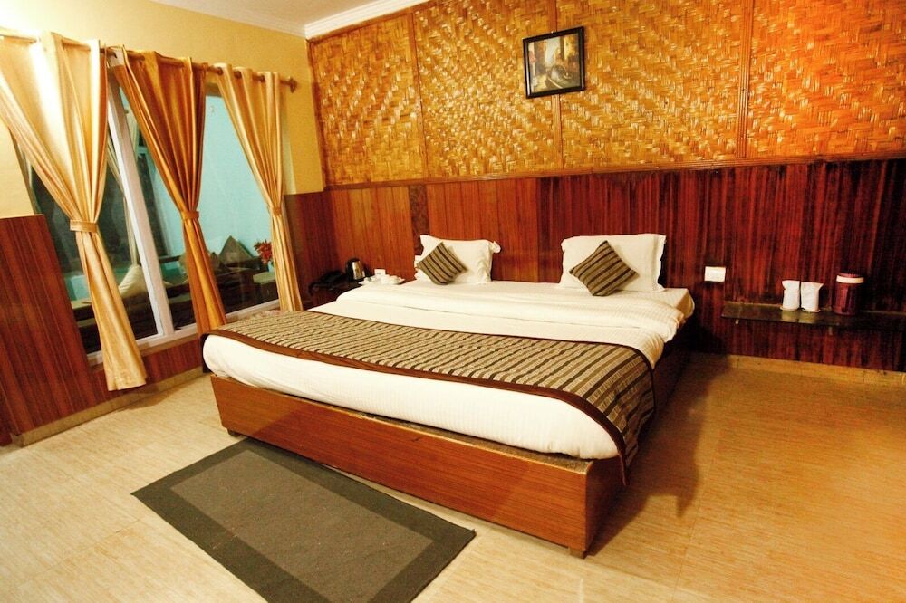 Раникхет: Nature's Valley Resort Kausani