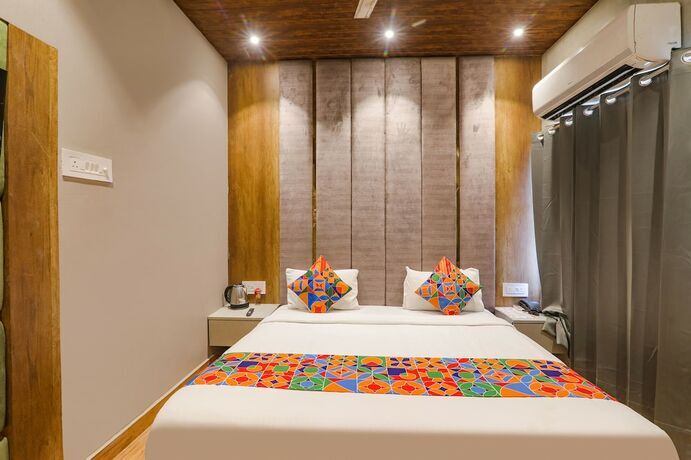 Файзабад: Fabhotel Royal Palm Inn