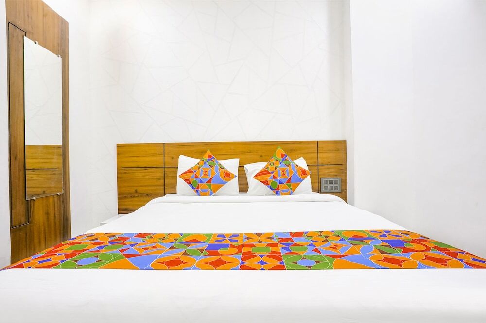 Сурат: Fabhotel 7 Star
