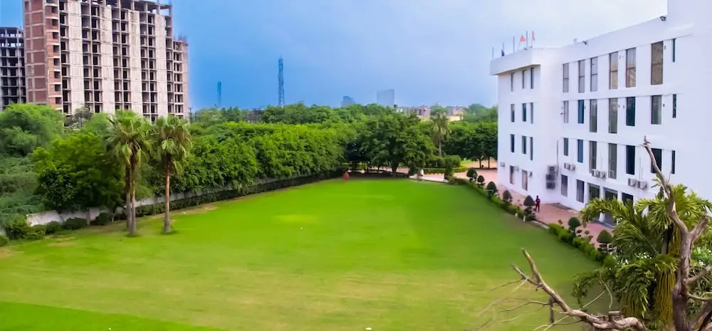 Большая Нойда: HITE Resort Greater Noida