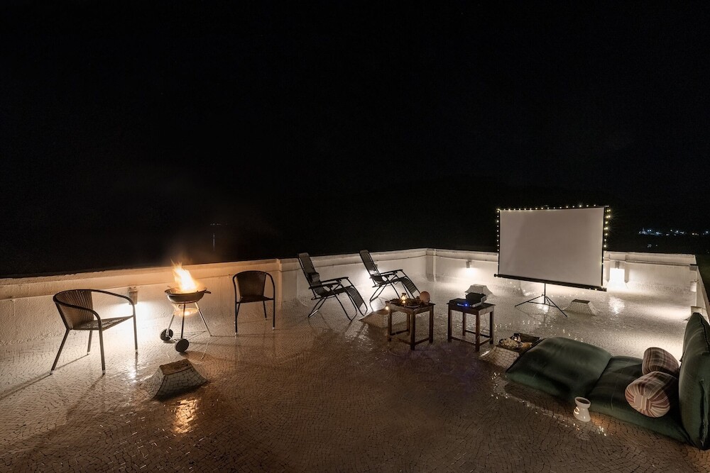 Амби Вэлли Сити: CosmicStays Afita Mohari-Solar Powered Lakehouse