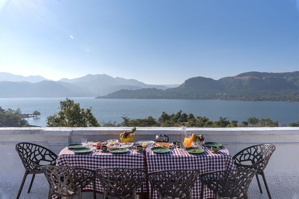 Амби Вэлли Сити: CosmicStays Afita Mohari-Solar Powered Lakehouse