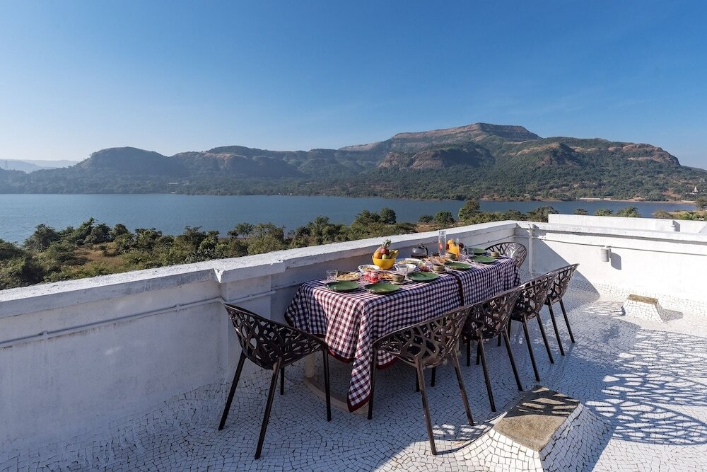 Амби Вэлли Сити: CosmicStays Afita Mohari-Solar Powered Lakehouse