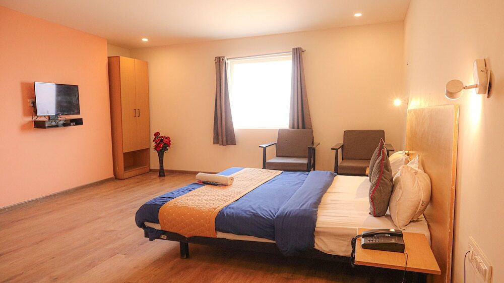 Нойда: Hotel Noida Grand 121