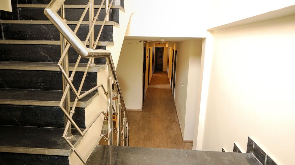 Нойда: Hotel Noida Grand 121