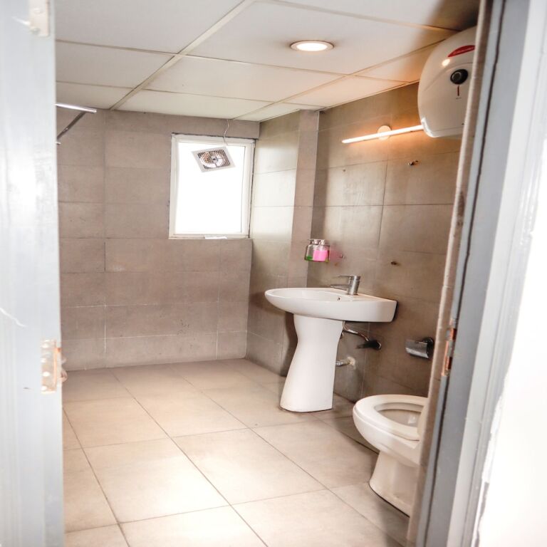 Нойда: Hotel Noida Grand 121
