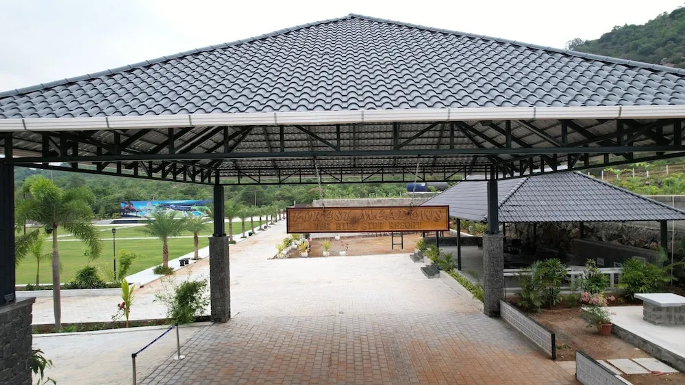 Салем: GVS Club & Forest Meadows