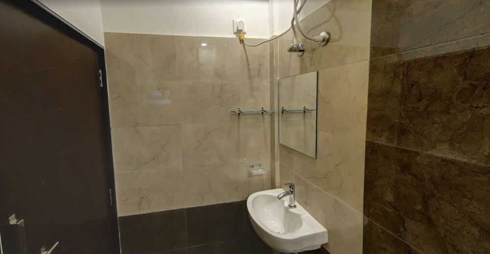 Латур: Hotel Garuda Executive