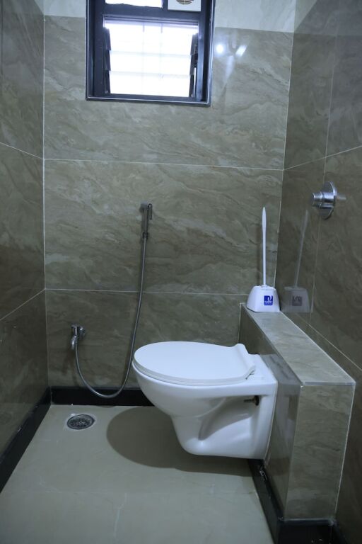Латур: Hotel Garuda Executive