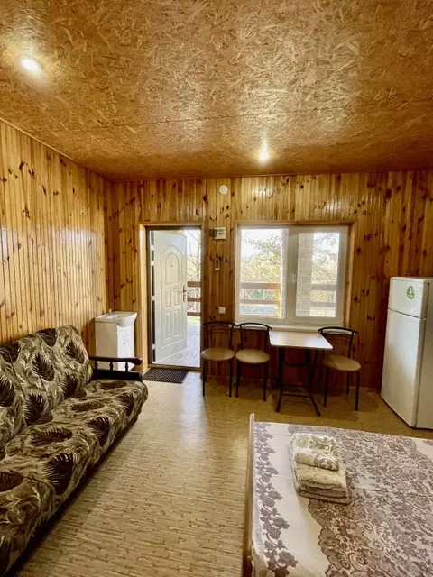 Новоотрадное: Гостевой Дом Family House Midas