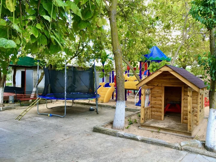 Новоотрадное: Гостевой Дом Family House Midas