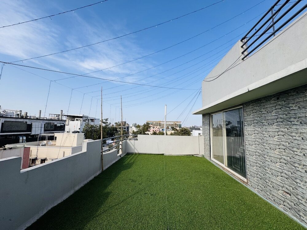 Индаур: HomeEscape Luxe 2BHK Penthouse Near LIG
