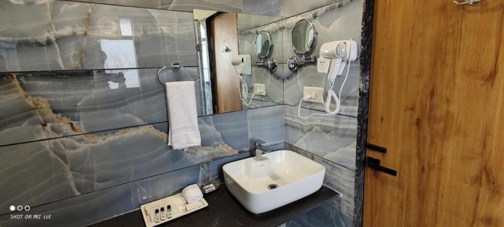 Ахмедабад: Comfort Inn sapphire Chandkheda