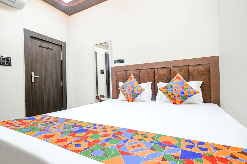 Удджайн: FabHotel Shiva Grand
