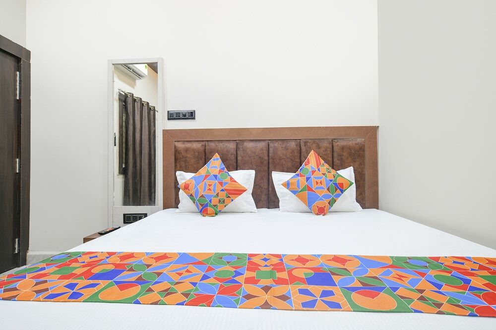 Удджайн: FabHotel Shiva Grand